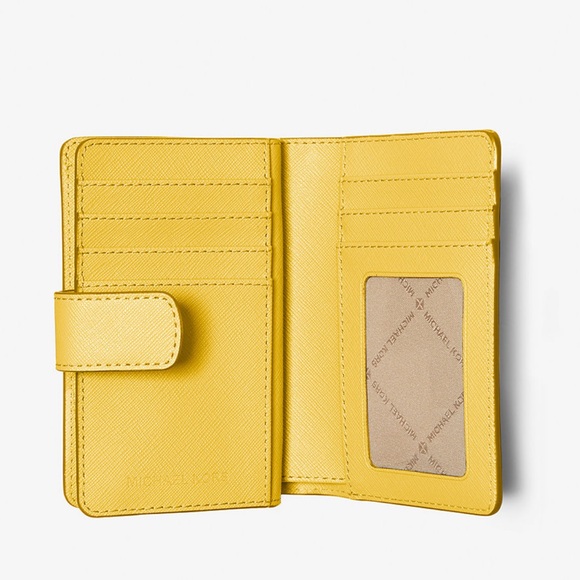 Michael Kors Medium Crossgrain Leather Wallet
COLOR GOLDEN YELLOW
NWT - Picture 2 of 16